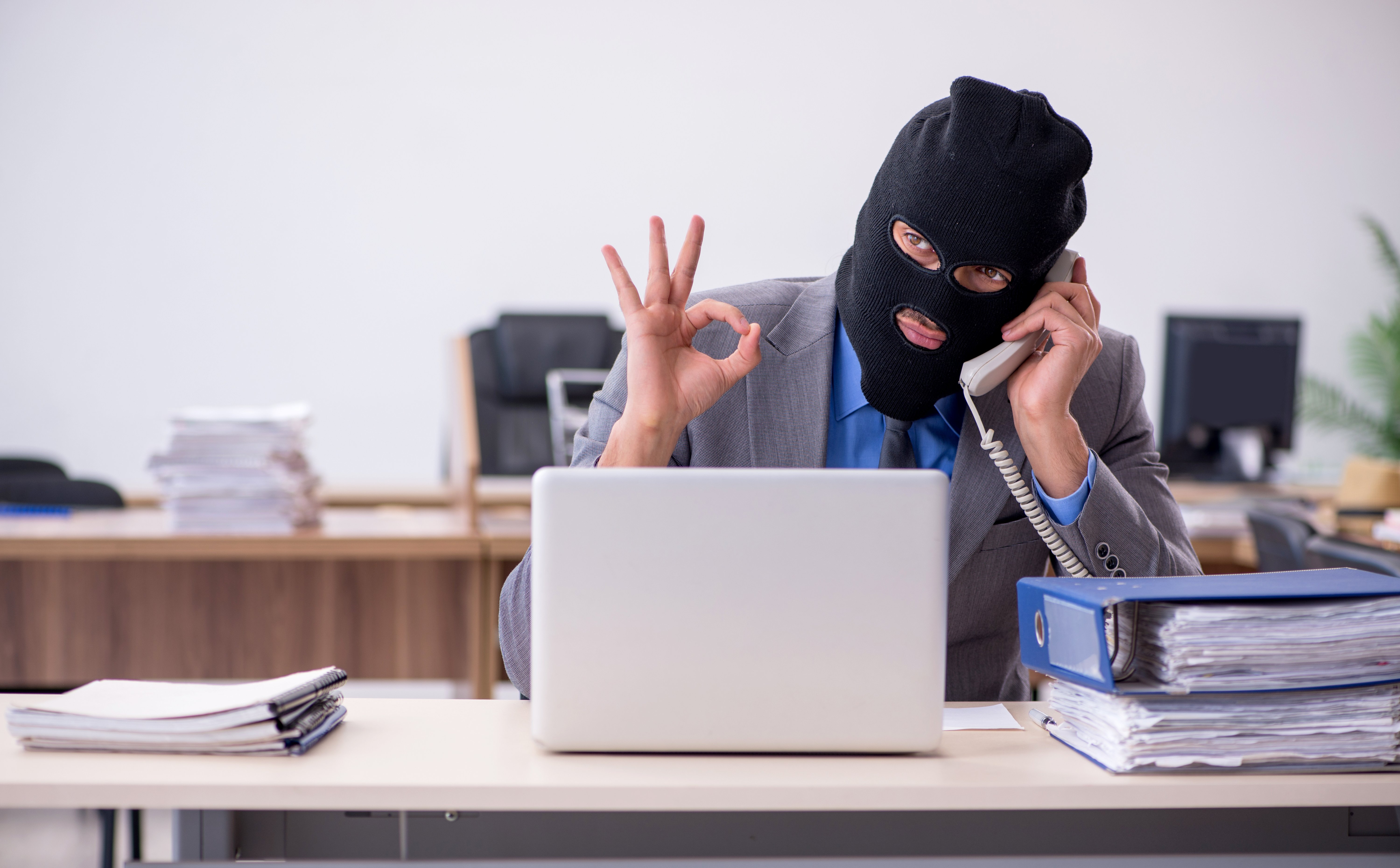 Oszuści oferują pomoc... w oszukaniu banku