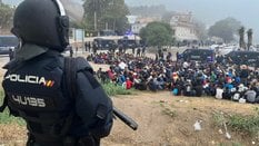 Hiszpańska policja likwiduje największy obóz migrantów w Ceucie