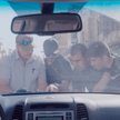 Kadr z filmu „Danger Zone”. Drugi z prawej – fixer Kamiran Sadoun