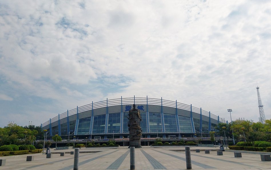 Opuszczony dworzec kolejowy w mieście Yangcheng w prowincji Jiangsu na wschodzie Chin, zanim obiekt 