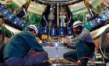 Wielki Zderzacz Hadronów (LHC) jest największym laboratorium naukowym na świecie