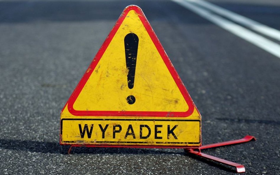 Autokar wiozący dzieci zderzył się z ciężarówką