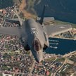 Amerykański samolot F-35 nad półwyspem helskim