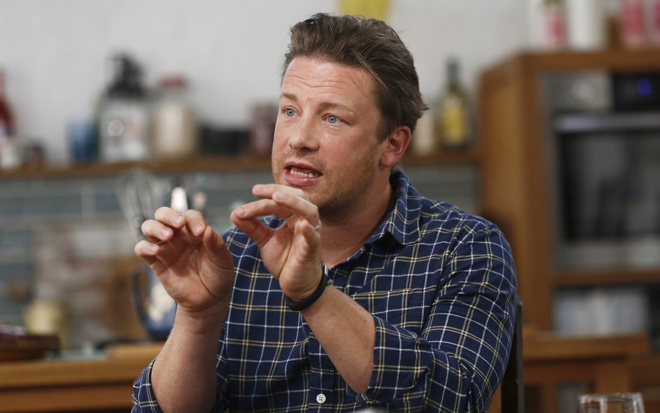 Jamie Oliver błyskawicznie wystosował oficjalne przeprosiny. „Z całego serca przepraszam. Moją inten