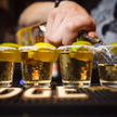 Sprzedaż alkoholu: publiczna impreza w klubie to nie przyjęcie - wyrok WSA