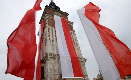 Sondaż: Ponad połowa Polaków uważa, że suwerenność nie jest zagrożona