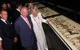 Król Wielkiej Brytanii Karol III, królowa Kamila i prezydent Francji Emmanuel Macron na przedpremier