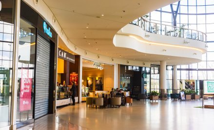 Centra handlowe ze stratami i spadkiem wartości