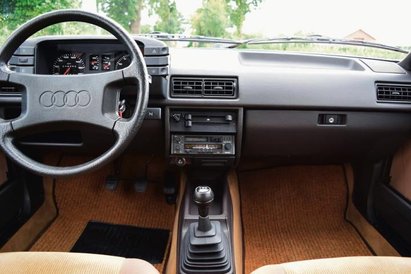 Sprowadzony ze Szwajcarii egzemplarz jest w perfekcyjnym stanie. Trudno uwierzyć, że opuścił fabrykę