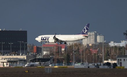 TUgether do rządu: Rozwiążcie spór z kontrolerami lotów. Kto zapłaci za straty?