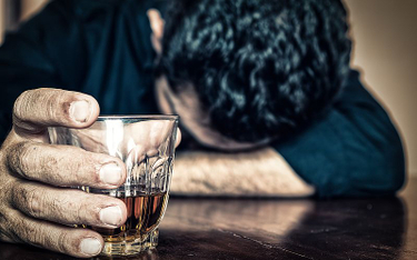 Przymusowy odwyk: musi być powód, by wysłać alkoholika na leczenie - wyrok SN