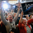 Zwolennicy kandydatki republikanów Joni Ernst świętują jej zwycięstwo w Iowa nad demokratą Bruce’em 