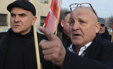 Piotr Rybak idzie z Brudzińskim do sądu