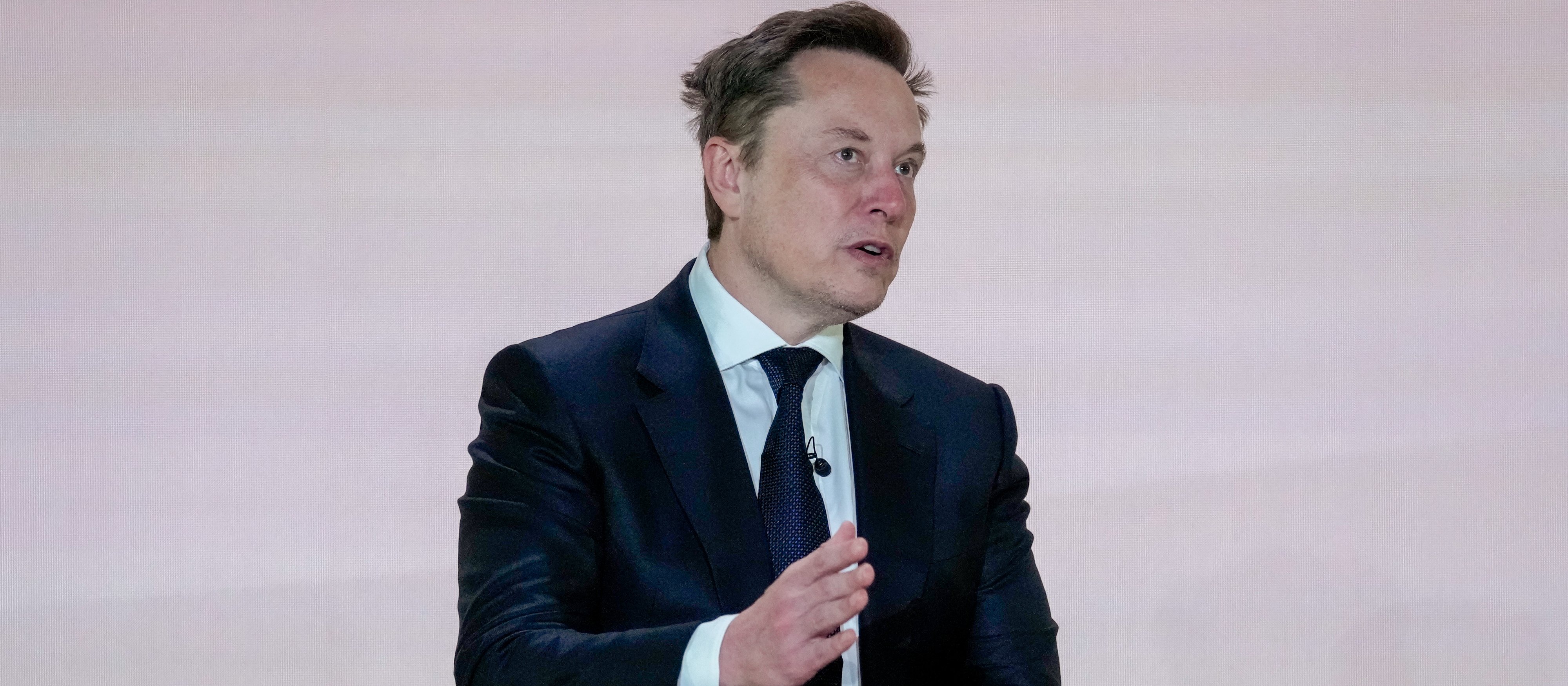 Musk kontra indyjscy oligarchowie