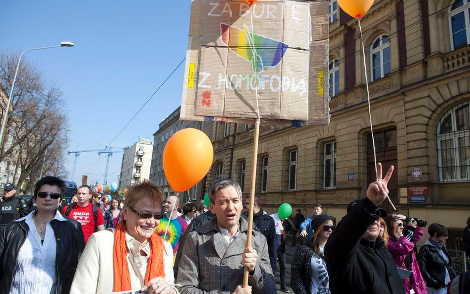 Firmowanie oszustwa, czyli o co tak naprawdę chodzi w związkach partnerskich