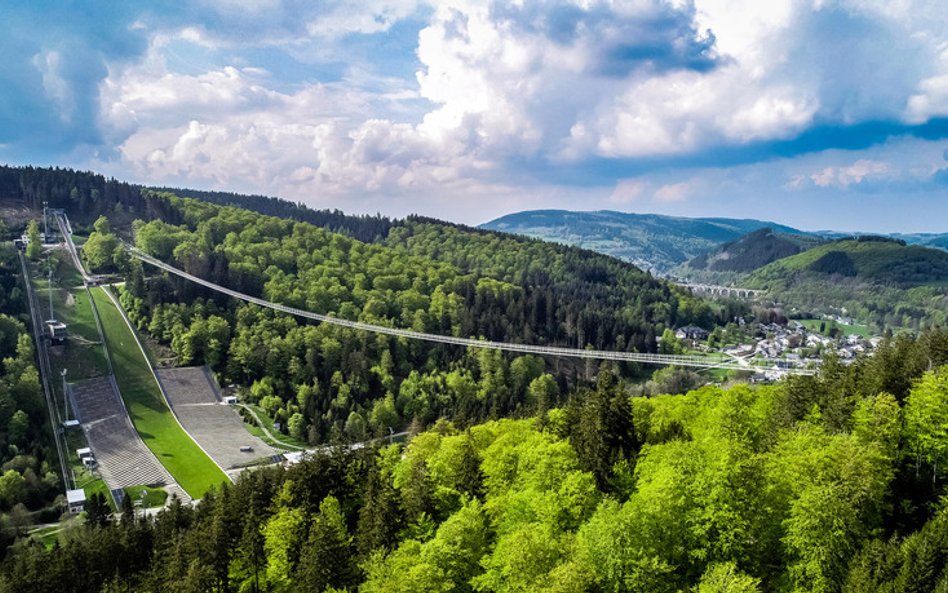 Most Skywalk Willingen ma 665 metrów długości.