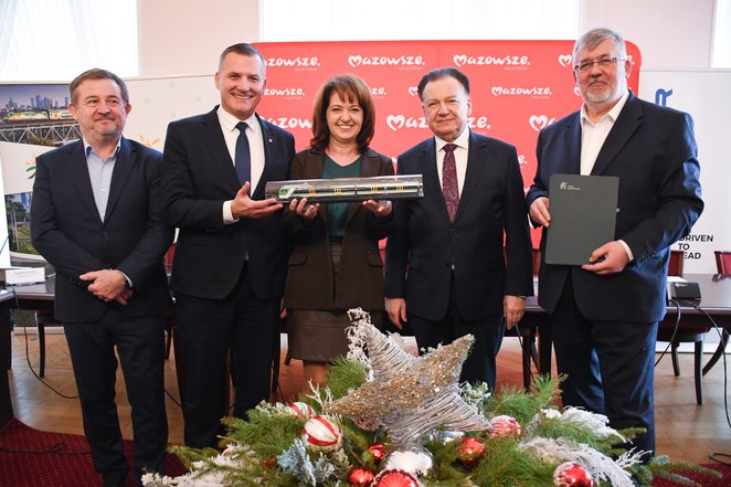 Umowa na 11 składów została uroczyści podpisana w Urzędzie Marszałkowskim Mazowsza