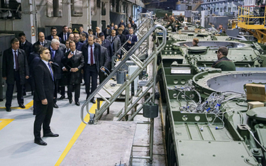 Wizyta Dmitrija Miedwiediewa w fabryce czołgów