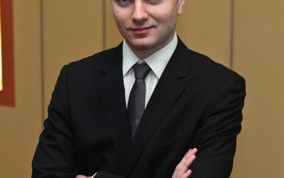 Wojciech Czernecki, prezes Grupy Nokaut, musi szybko znaleźć pomysł, co zrobić z gotówką, którą w IP