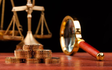 Koszty prawnika w łączonych sprawach: sąd nie może schodzić poniżej taksy - orzeczenie SN