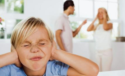 Trauma po rozwodzie rodziców? Dla ustawodawców to nie problem