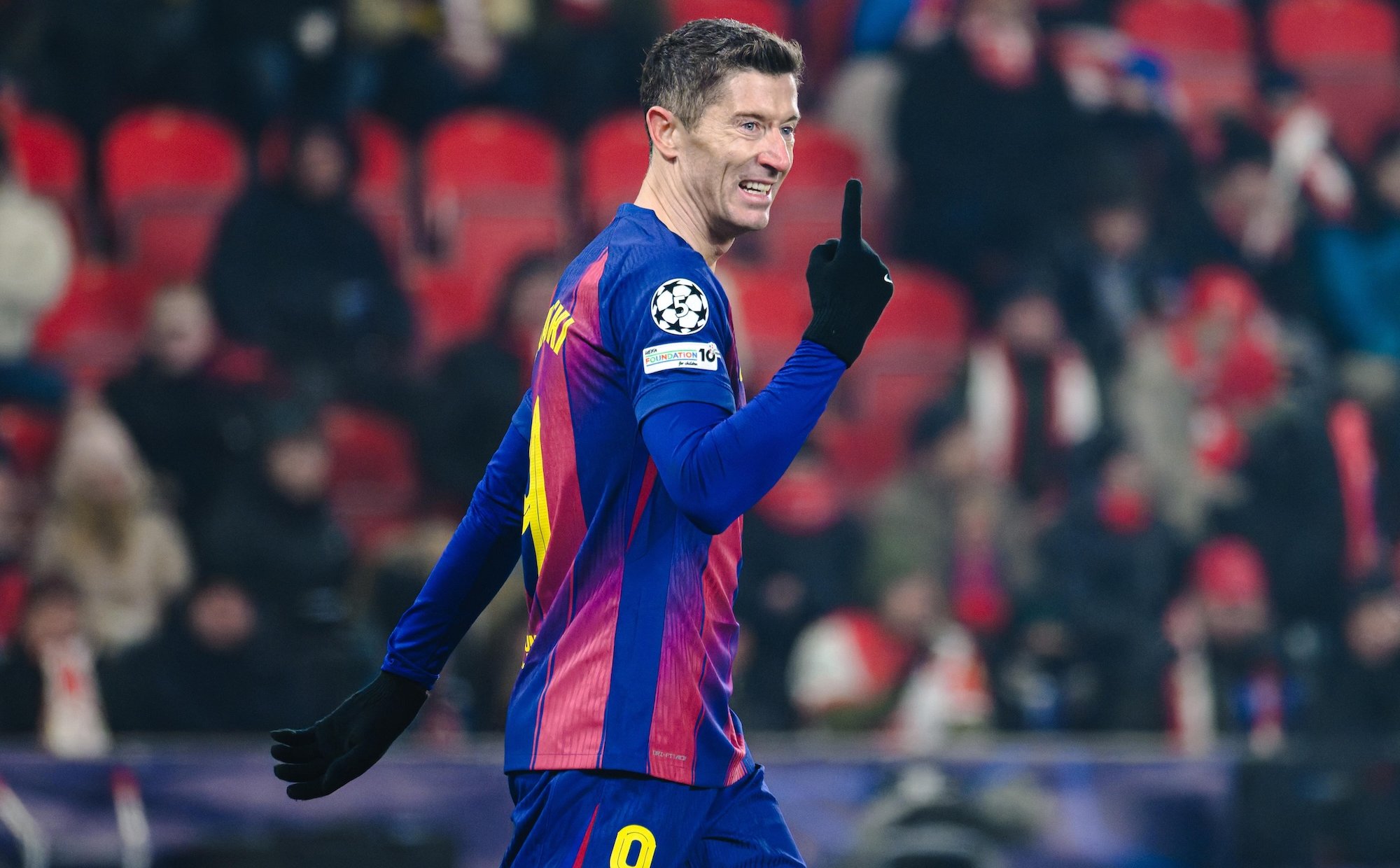 Liga Mistrzów. Czy Robert Lewandowski pomoże Barcelonie awansować do 1/8 finału?