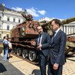 Minister finansów i gospodarki Andrzej Domański i charge d'affaires RP na Ukrainie Piotr Łukasiewicz