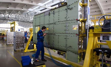 Hala produkcyjna śmigłowca wojskowego Sikorsky s-70i Black Hawk w PZL Mielec