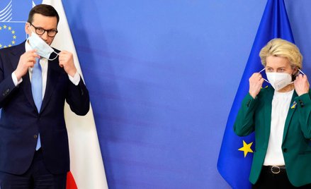 Premier Mateusz Morawiecki z Ursulą von der Leyen, szefową Komisji Europejskiej, podczas spotkania w
