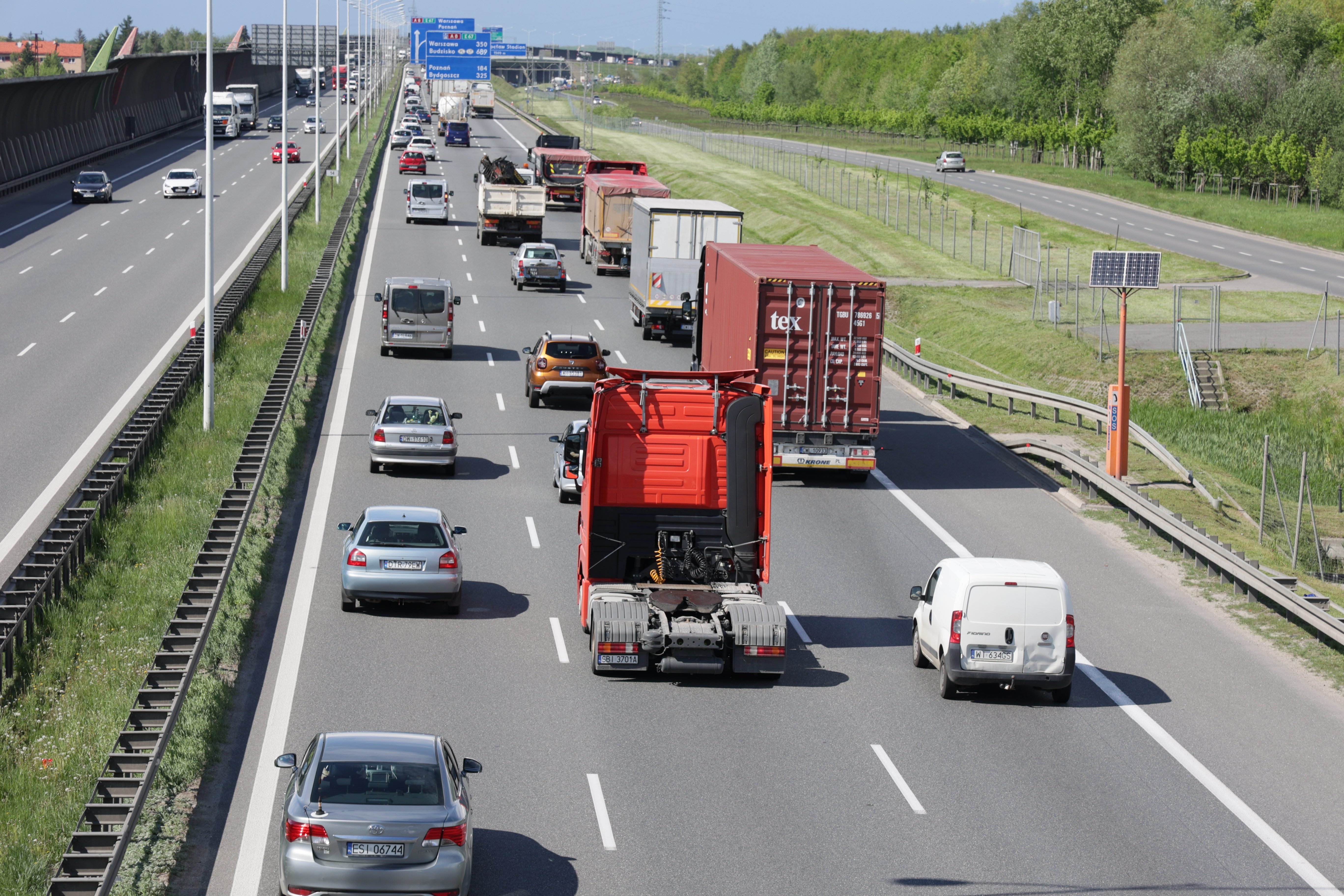 Nie tylko drogie paliwa duszą transportowców