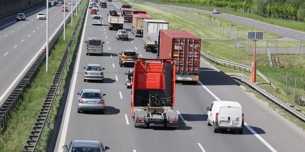 Nie tylko drogie paliwa duszą transportowców