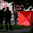 Funkcjonariusze policji w pobliżu miejsca strzelaniny przy ulicy Królowej Jadwigi w Białej Podlaskie