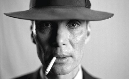 Cillian Murphy jako tytułowy bohater filmu „Oppenheimer” Christophera Nolana, który zdobył statuetki