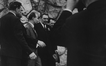 Leonid Breżniew (z prawej) z Aleksandrem Dubczekiem, 1968 r. Sowiecki przywódca wkrótce uzna, że nac