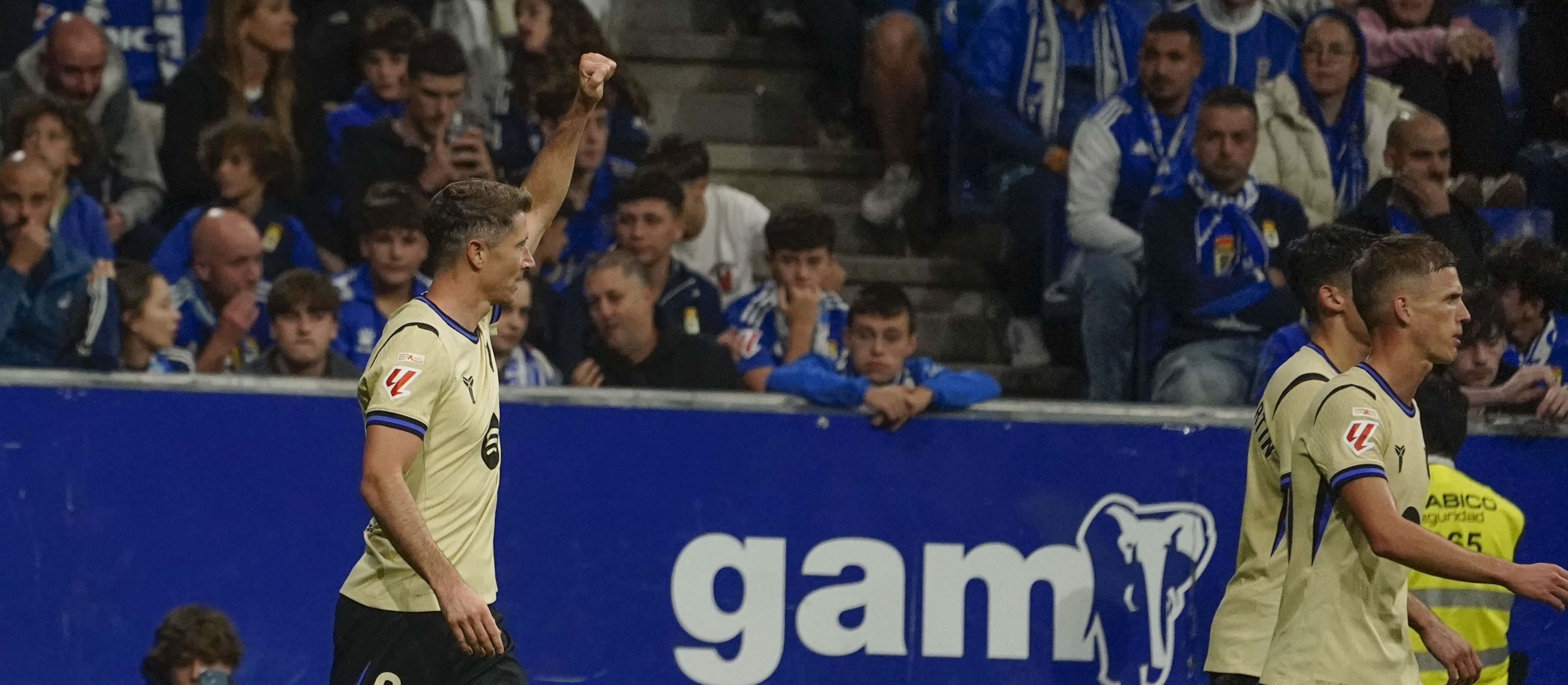 Duży błąd konkurenta Wojciecha Szczęsnego. Barcelona uniknęła wpadki, pomógł Robert Lewandowski