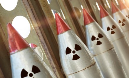 Czyj parasol nuklearny nad Polską? Ekspert obala mity