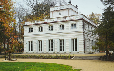 Łazienki Królewskie zakończyły renowacje Białego Domku i Wodozbioru