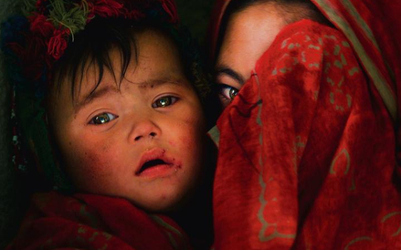 Dzieci z plemienia Hazar, zamieszkującego Hazaradżat w środkowym Afganistanie (Bamian 2001 r.)