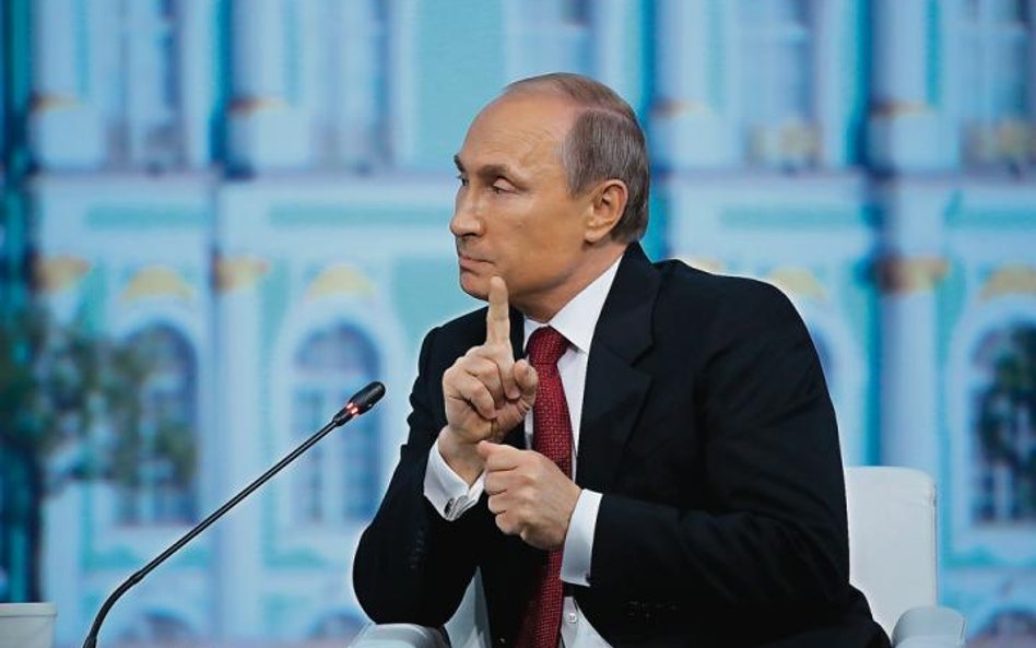 Gdyby Władimir Putin został zastąpiony przez polityka dążącego do porozumienia z Zachodem, rubel moc