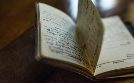 Kieszonkowy kalendarzyk na rok 1951 Iwaszkiewicz kupił prawdopodobnie w Berlinie (...). Każdego dnia