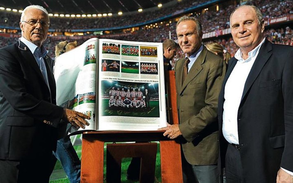 Od lewej: Franz Beckenbauer, Karl-Heinz Rummenigge i Uli Hoeness. Święta trójca rządząca Bayernem