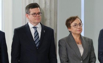 Wybrani przez Sejm sędziowie TK Krystian Markiewicz i Anna Korwin-Piotrowska podczas ślubowania w Se