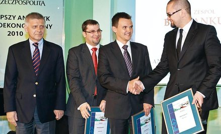 i papierów dłużnych w?AXA TFI, oraz Ernest Pytlarczyk, główny ekonomista BRE Banku. Fot. r.guzOd lew