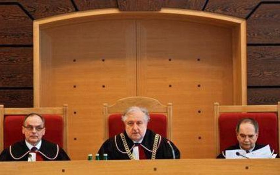 Trybunał Konstytucyjny orzeka o stanie wojennym