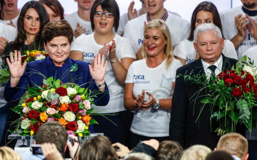 Beata Szydło i Jarosław Kaczyński mieli bardzo długo dyskutować w cztery oczy. Po tej rozmowie zapad