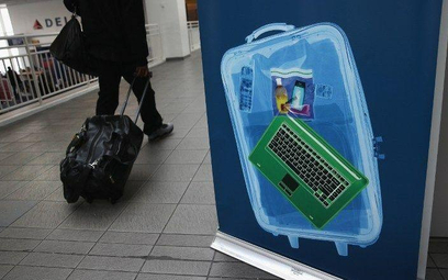We wszystkich samolotach do USA laptopy tylko w luku bagażowym?