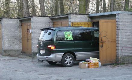 Jak płacić za śmieci z garażu