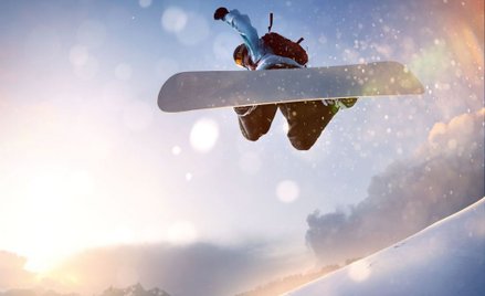 Snowboardzista upadł i udusił się śniegiem