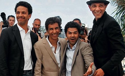 Rachid Bouchareb (drugi od lewej) i jego aktorzy: Sami Bouajila, Jamel Debbouze i Roschdy Zem (od le