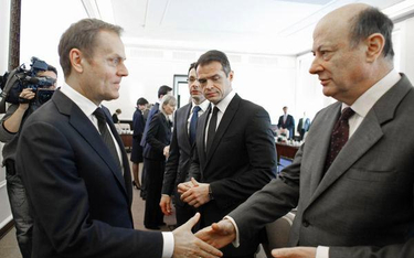 Jacek Rostowski, minister finansów z premierem Donaldem Tuskiem w czasie posiedzenia rządu